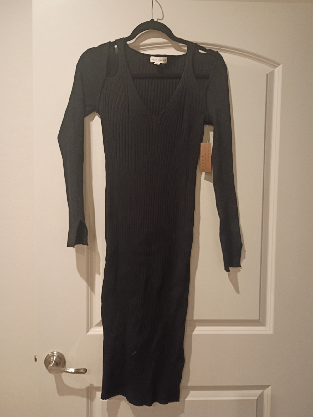 Ribbed Long Sleeve V-Neck Midi Dress - Black